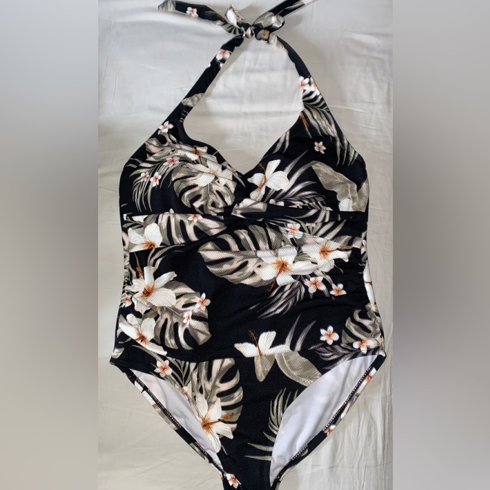 Women’s 1 piece floral bathing suit